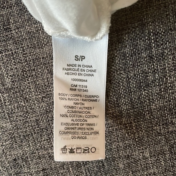 White top from Dynamite with cut out floral pattern - Picture 3 of 3